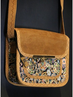 Pujiva Etnik Tarz Desenli Omuz Askılı Üç Cepli Fermuarlı Tokalı Gündüz Gece Günlük Orta Boy Çanta