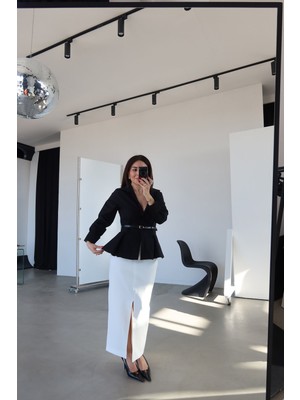 Özge Özgenç Önden Yırtmaçlı Tok Doku Etek