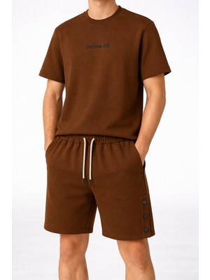 İnce Moda Giyim Erkek Oversize Tişört & Şort Takım – Nakış Detaylı, Premium Kumaş (Kahverengi / Bej / Haki)
