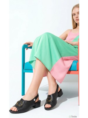 Mammamia Kadın Hakiki Deri Alçak Kısa Topuklu Şık Günlük Sandalet M27YS/2805