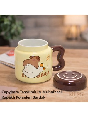 Mersi Shop Capybara Tasarımlı Kapaklı Porselen Kupa Bardak – Isı Muhafazalı Sevimli Kupa