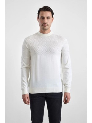 Süvari Beyaz Regular Dikey Çizgili Bisiklet Yaka Kazak