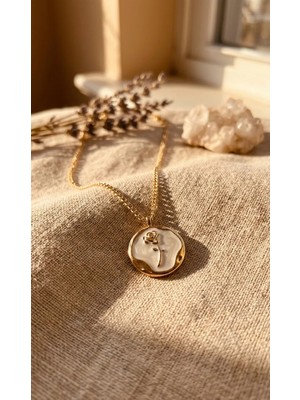 316L Çelik Beyaz Sedef Gül Model Kolye