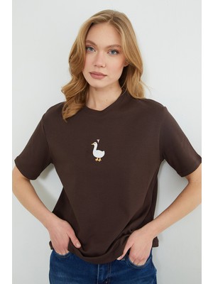 FullaModa Ördek Nakışlı Bisiklet Yaka Salaş Tişört