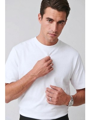 Guaraz Old Money Beyaz Erkek %100 Pamuklu Yumuşak Kumaşlı Yuvarlak Yakalı Oversize Basıc T-Shirt