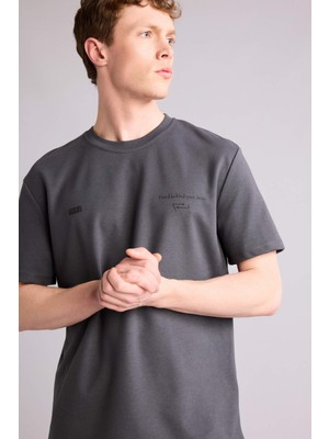 DeFacto Pamuklu Regular Fit Bisiklet Yaka Baskılı Kısa Kollu Tişört F8591AX26SM