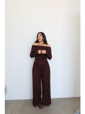 Özge Özgenç Asimetrik Kesim Crop Bluz Pantolon Takım