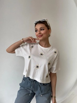 Fehu Bloom Boncuk Detaylı Crop Tişört Beyaz