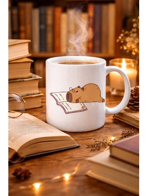 Uravas Store Kitap Okuyan Kapibara Tasarımlı Porselen Kupa Model 99 – Sıcacık Kahve Keyfi Için Sevimli Tasarım