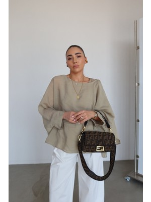 Özge Özgenç Pelerin Bluz