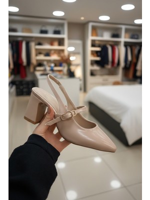 Enoch Kadın Sivri Burun Iki Bantlı Orta Yüksek Kalın Topuklu Arkası Açık Ayakkabı