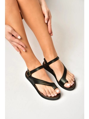 Fox Shoes U390903603 Siyah Hakiki Deri Kadın Sandalet