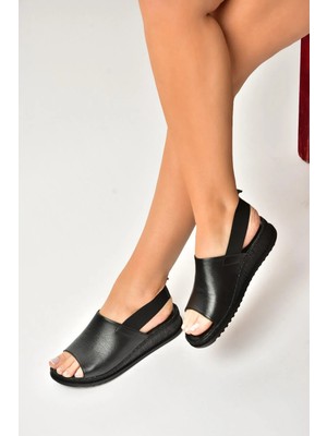 Fox Shoes Y555541303 Siyah Hakiki Deri Alçak Tabanlı Kadın Sandalet