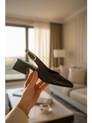 Enoch Kadın Sivri Burun Alçak Kalın Topuklu Arkası Açık Şık Ayakkabı