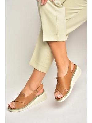 Fox Shoes Y555511403 Taba Hakiki Deri Dolgu Tabanlı Kadın Sandalet