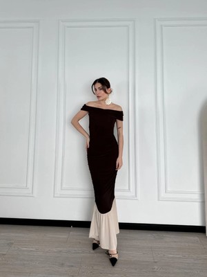 Velmora Fashion Striptiz Omuzlu Uzun Elbise- Kahve -