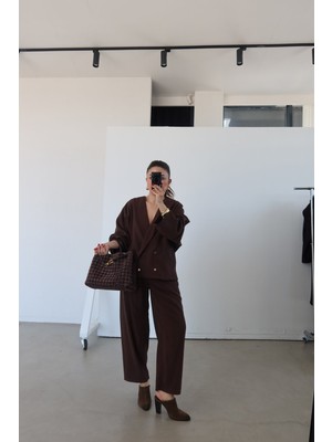 Özge Özgenç Yumuşak Dokulu Ceket Pantolon Takım