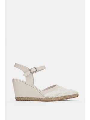 Selin Shoes Calindra Bilek Ayarlanabilir Toka ve File Detay Sivri Burun Hasır Kadın Topuklu Ayakkabı- Ekru