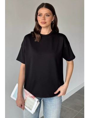 Gülseli Bisiklet Yaka Kadın Tişört P-00020952