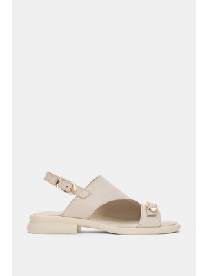Selin Shoes Solea Hakiki Deri Alçak Topuk Gold Aksesuar Detaylı Kadın Sandalet- Ekru