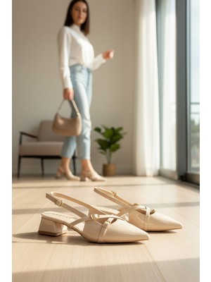 Enoch Kadın Büyük Numara(40-42) Sivri Burun Iki Tokalı Alçak Kalın Topuklu Arkası Açık Ayakkabı