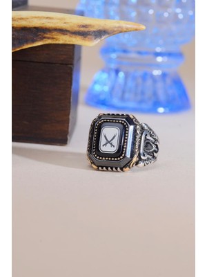 INNUENDO JEWELRY 925 Ayar Gümüş Zülfikar Desenli Taş Işlemeli Erkek Yüzük