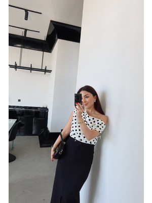 Özge Özgenç Kolsuz Puantiyeli Bluz
