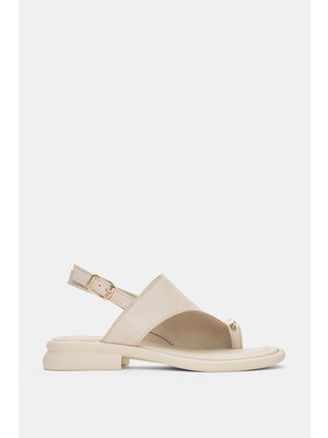 Selin Shoes Velrisa Hakiki Deri Parmak Arası Gold Aksesuar Detaylı Kadın Sandalet- Ekru