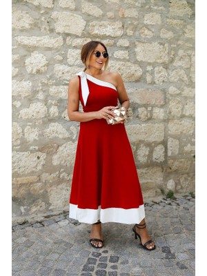 Gökyüzü Moda Kadın Tek Omuzu Açık Omuzlardan Kurdela Detaylı Çift Renkli Ithal Krep Elbise