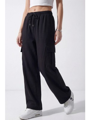 Veleno Kadın Siyah Oversize Paraşüt Kumaş Kargo Cepli, Ayarlanabilir Paça Klipsli, Baggy Pantolon