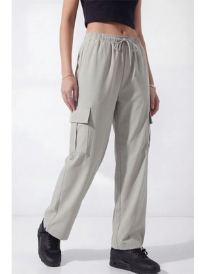 Veleno Kadın Gri Oversize Paraşüt Kumaş Kargo Cepli, Ayarlanabilir Paça Klipsli, Baggy Pantolon