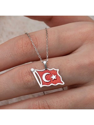 Gümüş Türk Bayrağı Kadın Kolye