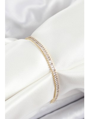 Nemere Pirinç Zirkon Taşlı Ince Su Yolu Model Gold Renk Kadın Bileklik - TJ-BB7034
