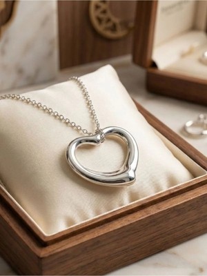 Zerium Pure Heart – Saf Kalp Temalı 316L Çelik Kadın Şık Kolye Gümüş Renk