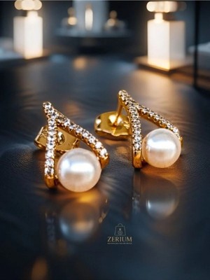 Zerium Rose Inci Parıltısı Modern Küpe