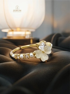 Zerium Zarif Çiçek ve Inci Taşlı Altın Renk Yüzük