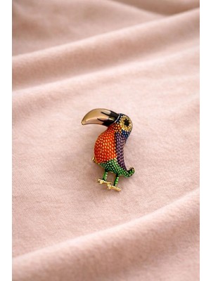 Ascera Tukan Kuşu Broş – Renkli Zirkon Taşlı Kadın Ceket Aksesuarı