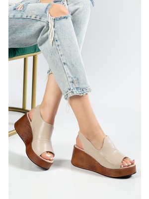 Suins Shoes Suins Luby Model Arkası Lastikli Dolgu Topuk Sandalet