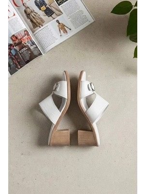 Ayakkabı Fuarı Elit KOC2222 Kadın Hakiki Deri Topuklu Terlik Beyaz