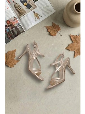 Ayakkabı Fuarı Elit MST1354M Kadın Klasik Topuklu Ayakkabı Altın