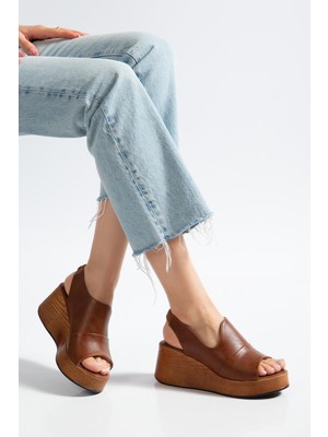 Suins Shoes Suins Luby Model Arkası Lastikli Dolgu Topuk Sandalet
