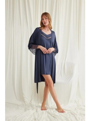 Red Womans Dekolteli Yakası ve Kolu Dantelli Sabahlık Takımı