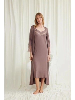 Red Womans Dekolteli Yakası ve Kolu Dantelli Sabahlık Takımı