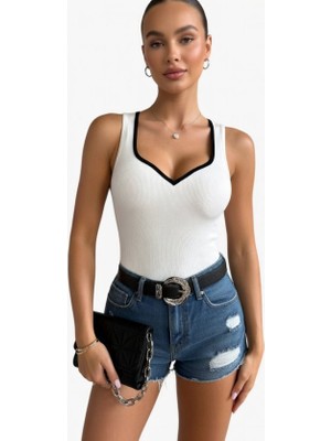 Bet's  Kadın Beyaz Kalp Yaka Siyah Biyeli Kaşkorse Bluz Atlet