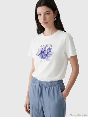 LC Waikiki Lcw Comfort Beyaz Bisiklet Yaka Baskılı Kadın Tişört
