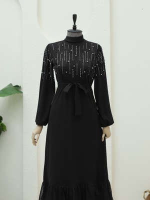 Modamorfo Üstü Taş Detaylı Kolu Lastikli Kemerli Şifon Elbise -Siyah