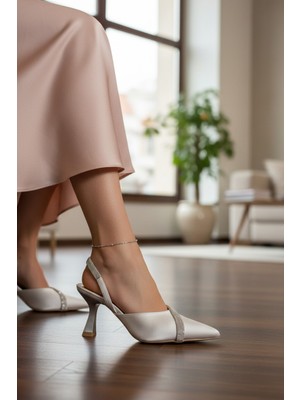 Enoch Kadın Saten Dokulu Kristal Şerit Detaylı Estetik Arka Bantlı Ince Topuklu Ayakkabı