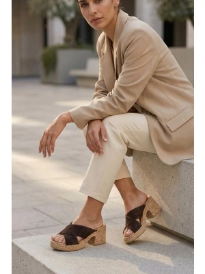 Stilbagshoes Berta Çapraz Bant Detaylı Mantar Taban Kadın Terlik Kahve