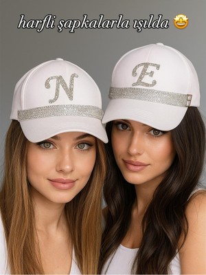 Arabasına Aşıklar Kulübü Kişiye Özel Harfli Taşlı Beyaz Şapka (Istediğiniz Harfi Mesaj Atın)
