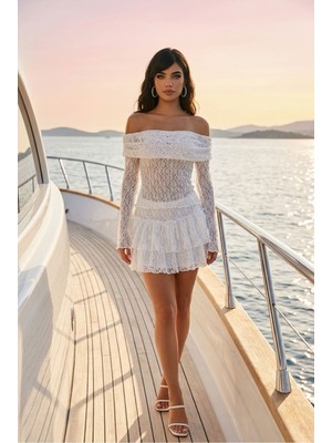 Fırfırlı Dantelli Şortlu Etek ve Simetrik Dantel Bluz 2'li Takım